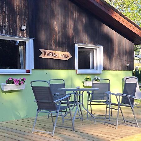 Kapteni Suvekodu Laulasmaa Esterno foto
