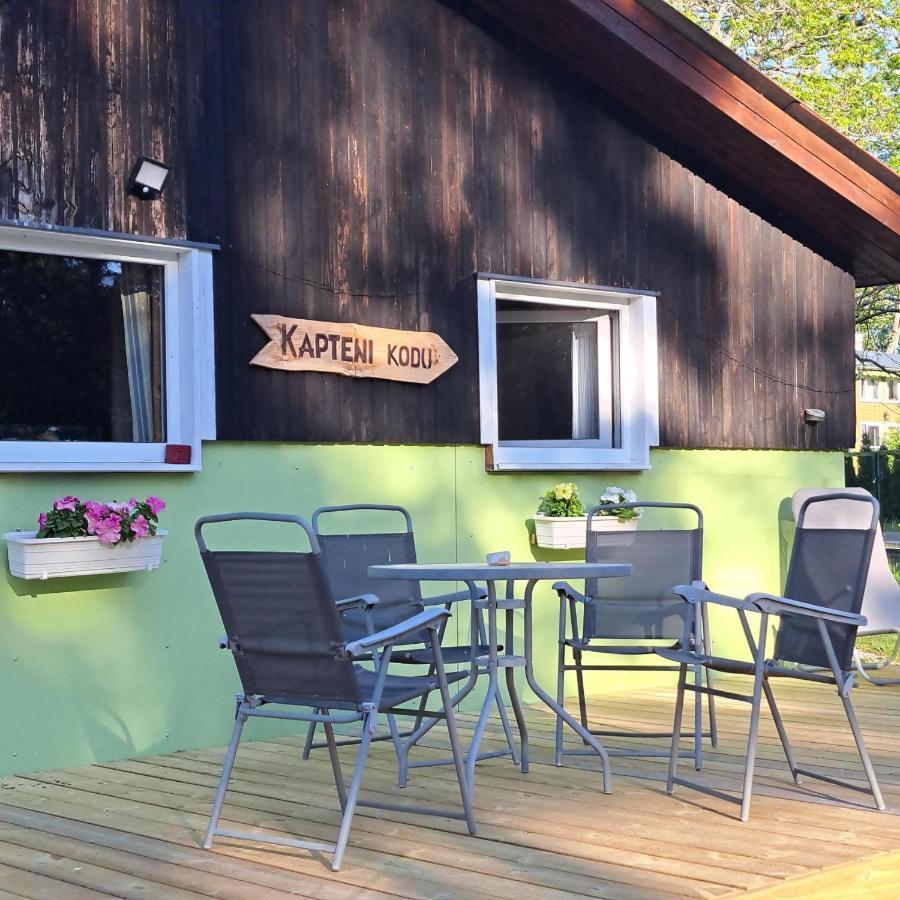 Kapteni Suvekodu Laulasmaa Esterno foto